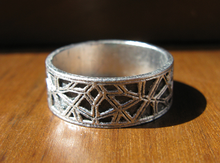 Moorish Geometric Lattice Ring 3d printed This is Frosted Ultra Detail, painted and stained to look like raw silver.