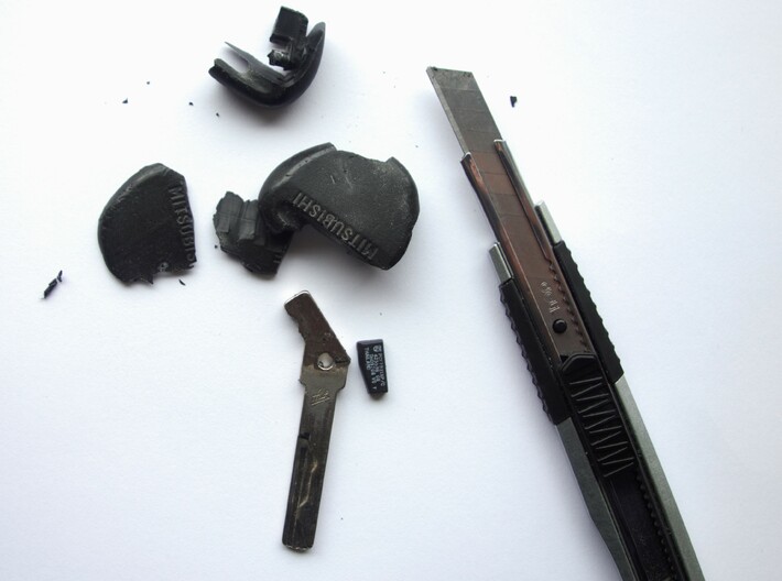Mitsubishi Carisma key handle 3d printed Carefully extract the key blade and transponder.