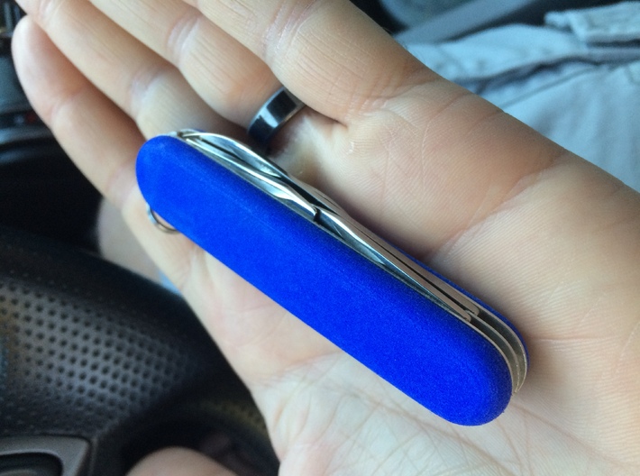 Victorinox 91mm smooth replacement scales 3d printed non corkscrew side detail