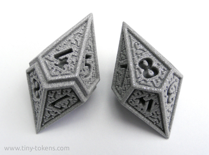 Hedron D10 (v2 open) Spindown - Solid 3d printed Comparison between the open and closed model