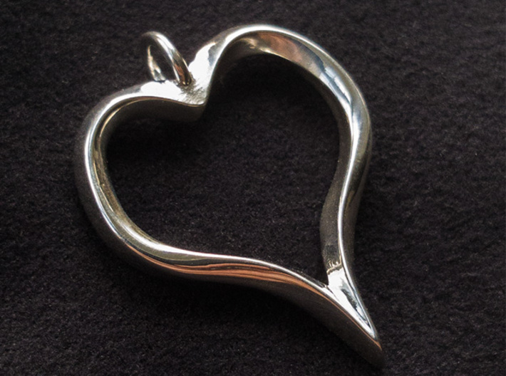 Twisted Heart pendant 3d printed Printed for someone special