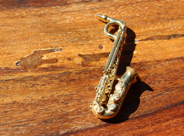 Saxophone Pendant 3d printed