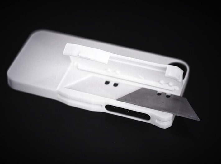 Utility Blade Case for iPhone 5 3d printed Simple hinge locking.