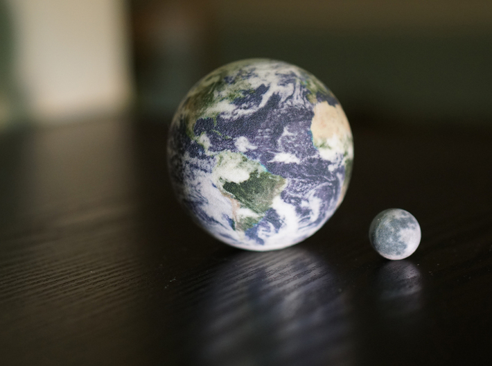 Earth &amp; Moon to scale 3d printed