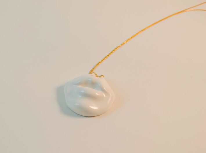 Mouth Pendant 3d printed