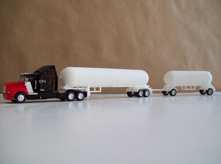 HO 1/87 LPG tri-axle tanker, trailer 15 3d printed Mike Ozosky's LPG combo ready for the paint shop.