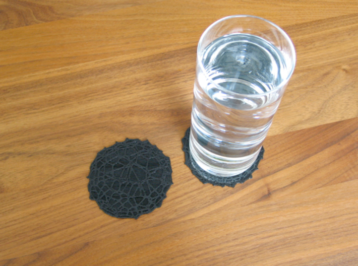 Drink coaster with floor - Voronoi #4 (8 cm) 3d printed Own 3D-print with black PLA.
