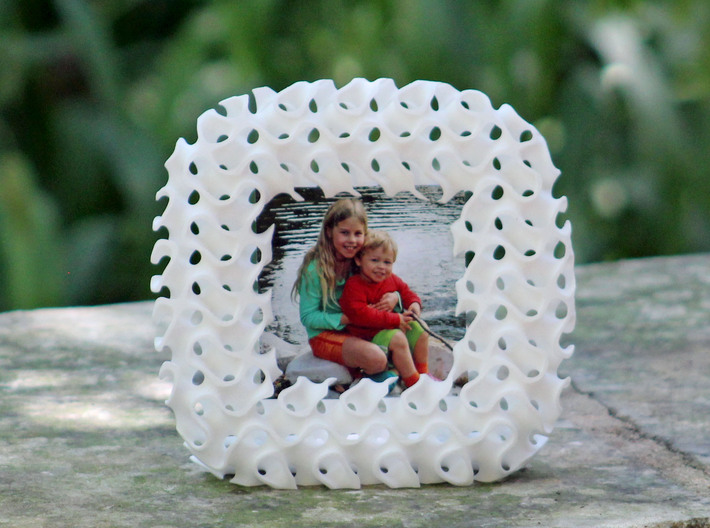 Gyroid Photo Frame 3d printed A photo frame carved out of a gyroid block