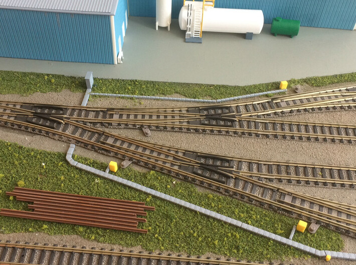 N Scale Cable Duct 1.5mm 3d printed 3mm and 1.5mm wide cable troughs next to the tracks