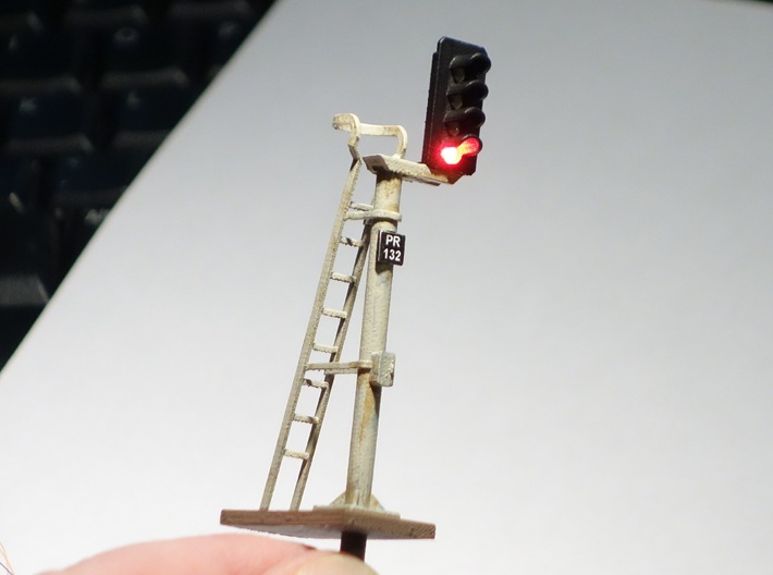 Pair of OO scale 4 Aspect Signals With Offset Pole 3d printed 