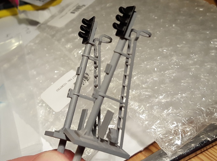 Pair of OO scale 3 Aspect Signals With Pole 1:76 3d printed