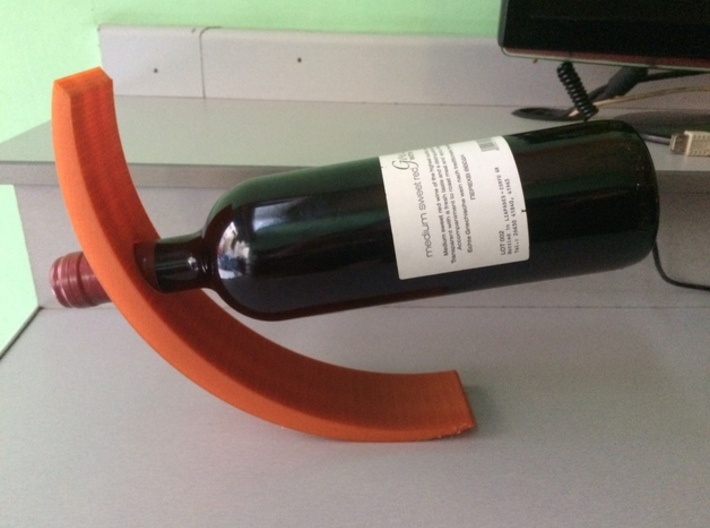 Curved Wine Holder 3d printed 