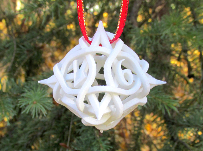 Thorn d8 Ornament 3d printed In White Strong &amp; Flexible