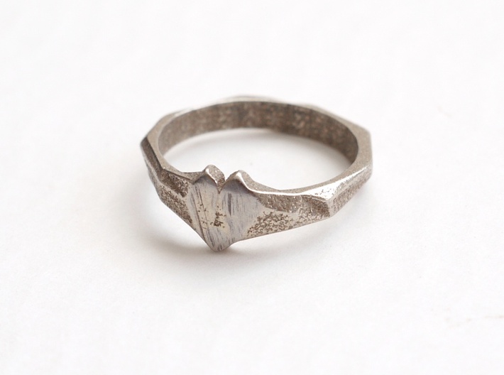 Faceted Heart Ring 3d printed