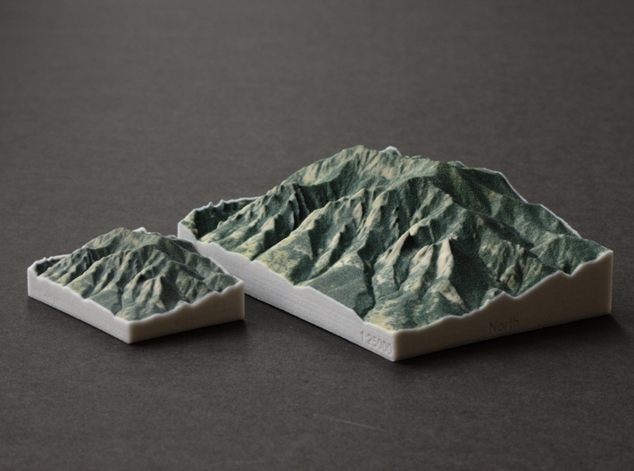 Flatirons, Colorado, USA, 1:25000 3d printed This model (right) next to it's smaller cousin, the 1:50000 scale version