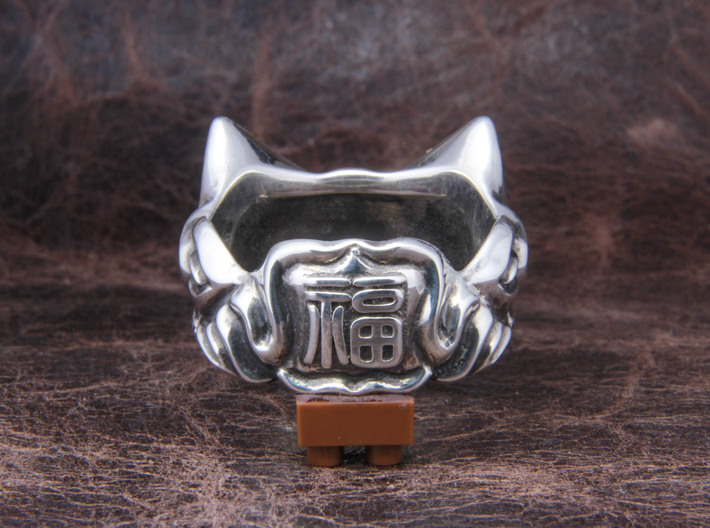 Fu Cat (Komaneko) Ring 3d printed This material is Polished Silver , Patinated with bleach