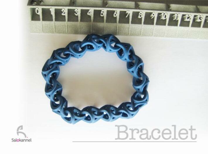 Crossover Thick - Bracelet size S 3d printed with ruler