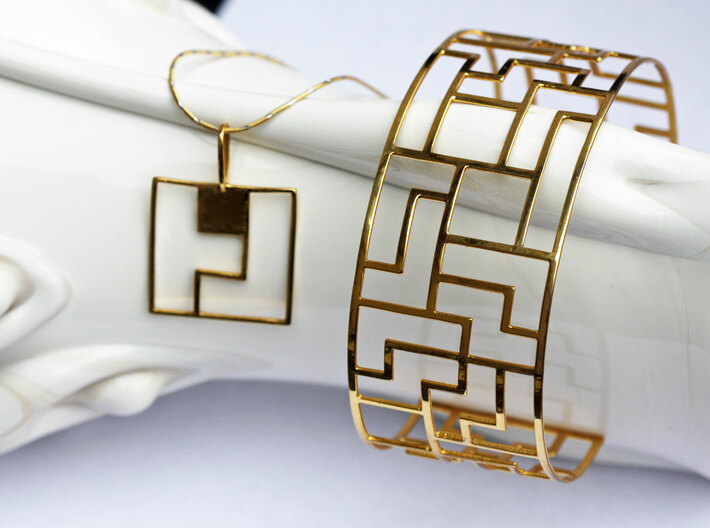 Tracelet Four 3d printed Tracelet Four Gold Plated brass bracelet with Tetromino Pendant Square