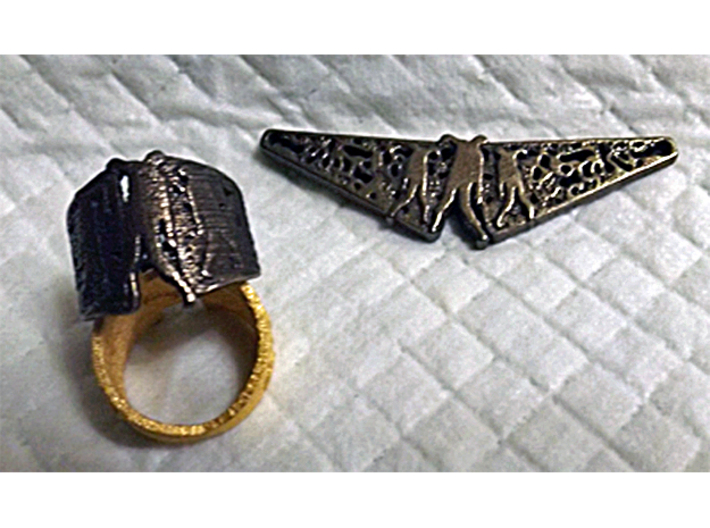 Zombie Filigree Ring 3d printed Zombie Filigree in Polished Bronze Steel compared to Matte Gold Steel