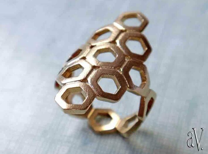 Bee Square 3T Ring 3d printed 