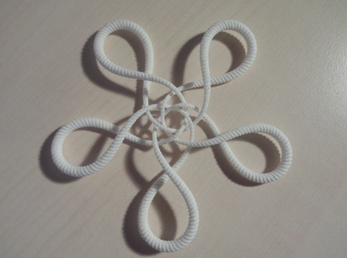 Turtle knot (Rope with detail) 3d printed Note that the details do not really show in this material.