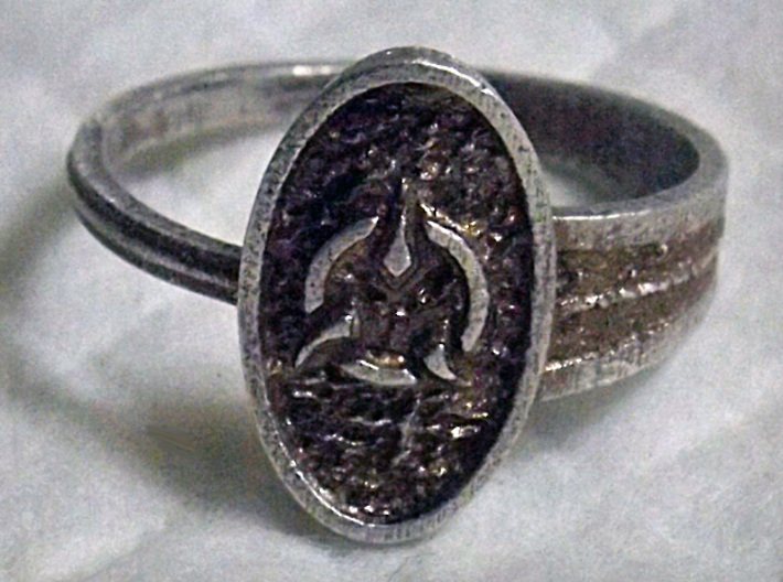 Archway Ring 3d printed An example of a silver ring with patina added..
