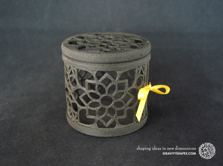 Gift Box No. 116 with Mosaic-2 (filigree, high) 3d printed The photo shows an own print (FDM print) made of black wood incl. decorative lacing.