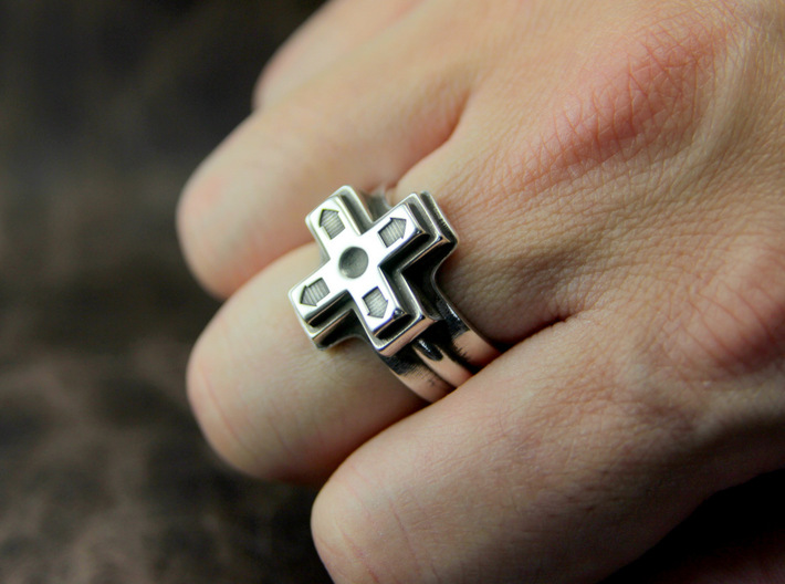 Ring of the gamer 3d printed This material is Polished Silver , Patinated with bleach