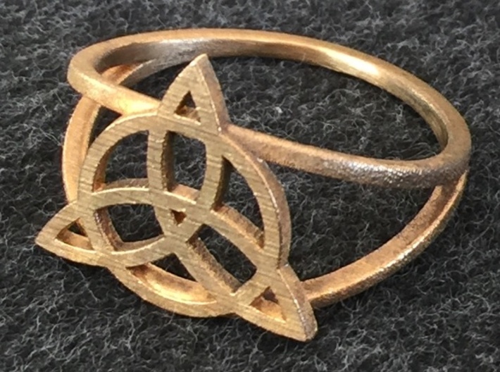 Triquetra ring 3d printed Triquetra ring in raw (unpolished) brass.