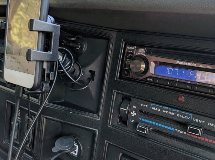 Cherokee XJ Phone Mount Back Plate - w Aux In Hole 3d printed Installed in the XJ