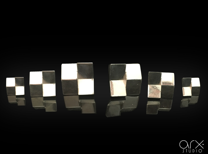 Chequered Earrings 3d printed Photo by ARX Studio. Printed in México