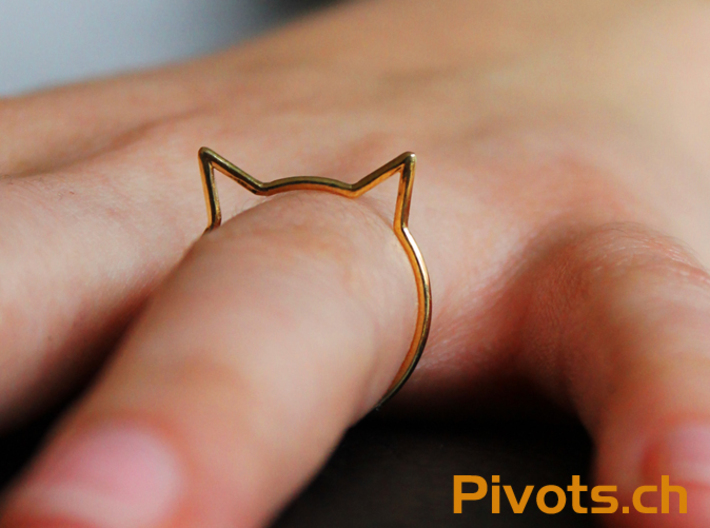 Cat Ear Ring &quot;Büsi&quot; 3d printed The model wearing &quot;Büsi&quot;