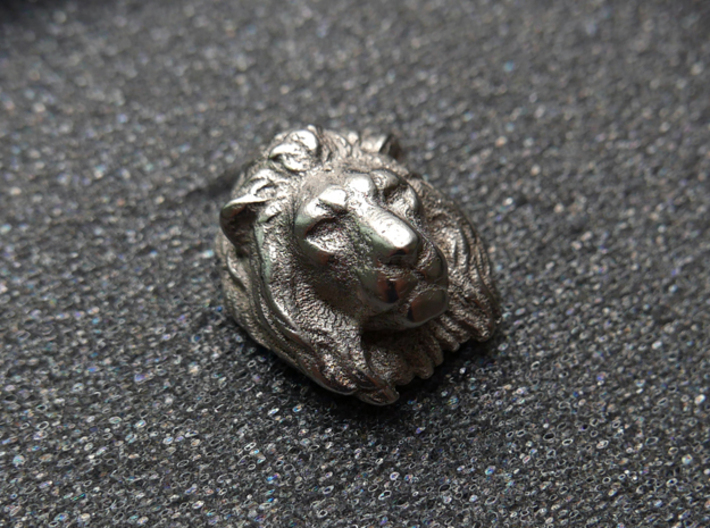 Lion Head Lapel Pin 3d printed