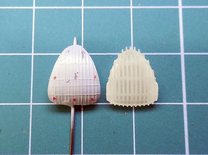 1/32 Auto Union Type D front grill 3d printed kit's grill in the left, printed grill in the right