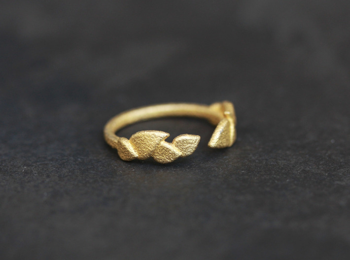 Delicate Leafs Ring 3d printed