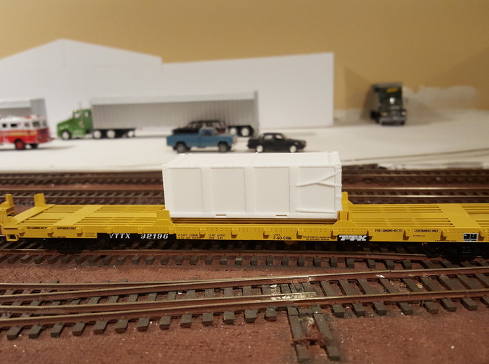 HO 1/87 EPIC Trash container 3-rib with lids 3d printed A customers (unpainted) container fitted onto a Walther 60' Pullman flatcar.