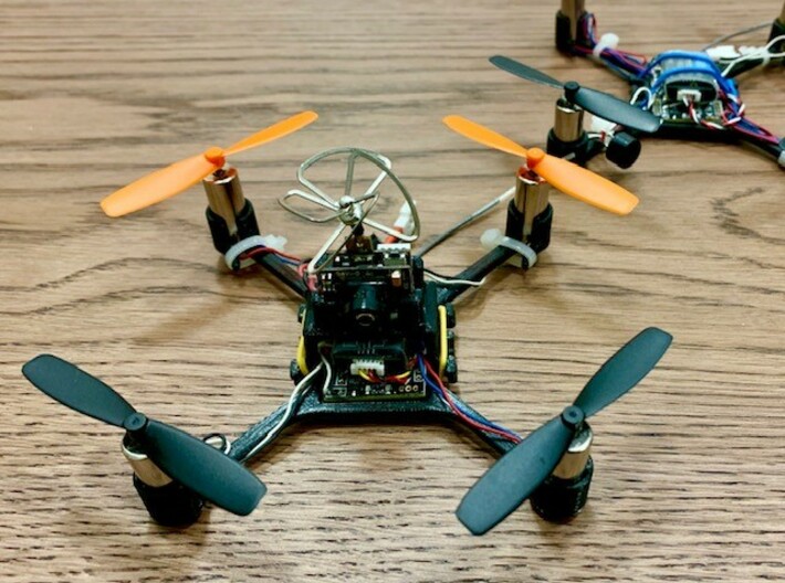 Mini FPV quadcopter frame 3d printed Model with FPV camera (support needed)