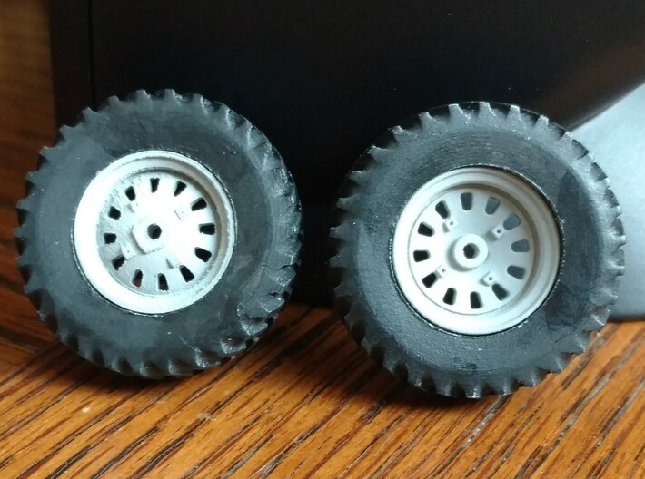 1/64 Scale 42" Red 86 88 Rear Cast Wheels & Tires 3d printed Printed in Smooth Fine Detail Plastic