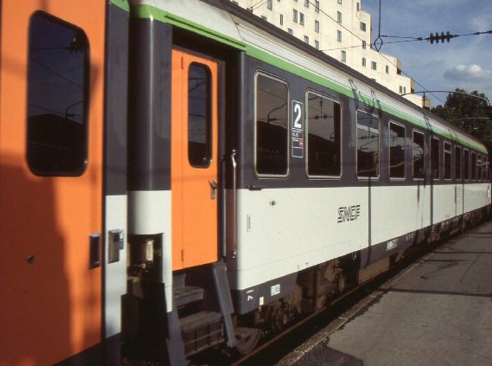 SNCF Corail B11u Vu83 1/160 - portes pliantes 3d printed Paris gare de l'Est