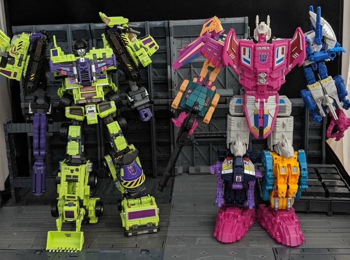 TF Maketoys Giant leg extension set 3d printed Giant standing next to PotP Abominus for comparison