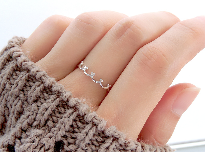Scalloped Heart Ring (Multiple Sizes) 3d printed Scalloped Heart Ring in Polished Silver