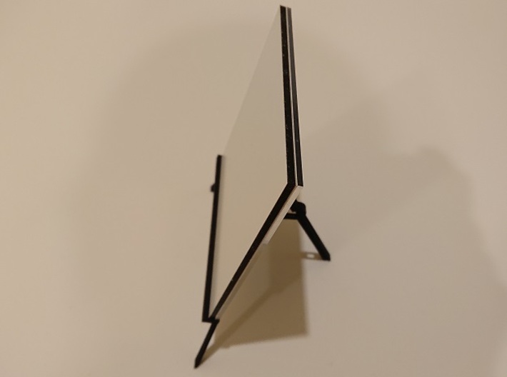 Picture Easel 3d printed Easel with a 4" x 4" x 1/4" borderless picture.