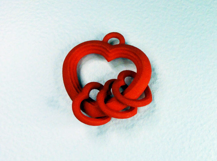 Linked Heart Pendant 3d printed
