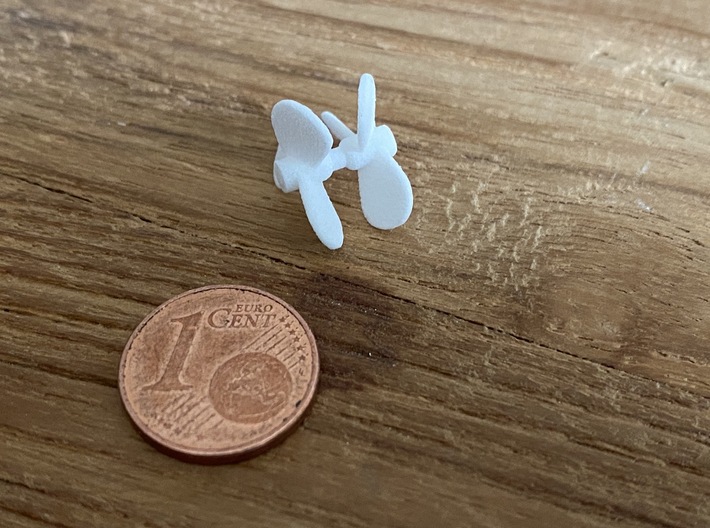3-blade propeller, 15mm diameter, 1mm center hole 3d printed printed parts as they come