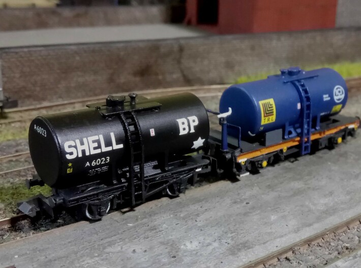 2x N Gauge 14T/20T Anchor Mounted Tanks 3d printed 20T Class B tanks on Peco 10' &amp; 15' Wheelbase Chasses. Choose LARGE.