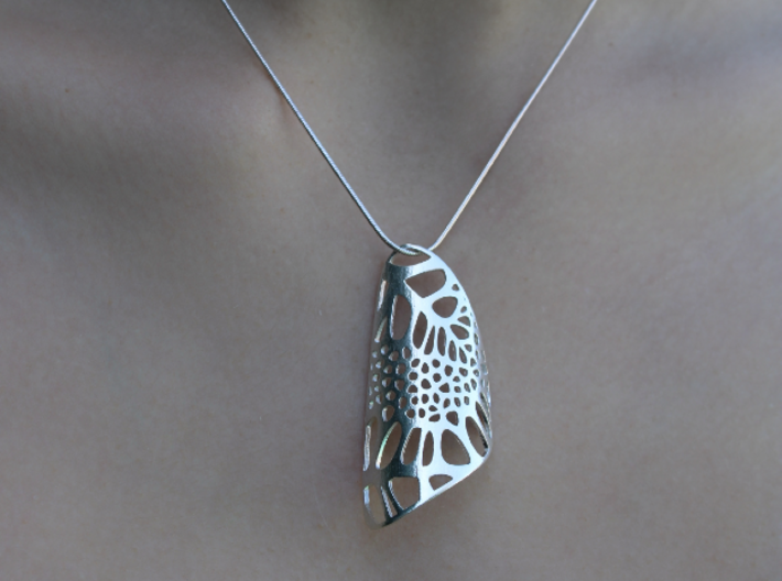Lace Petal pendant 3d printed Petal pendant - Silver
