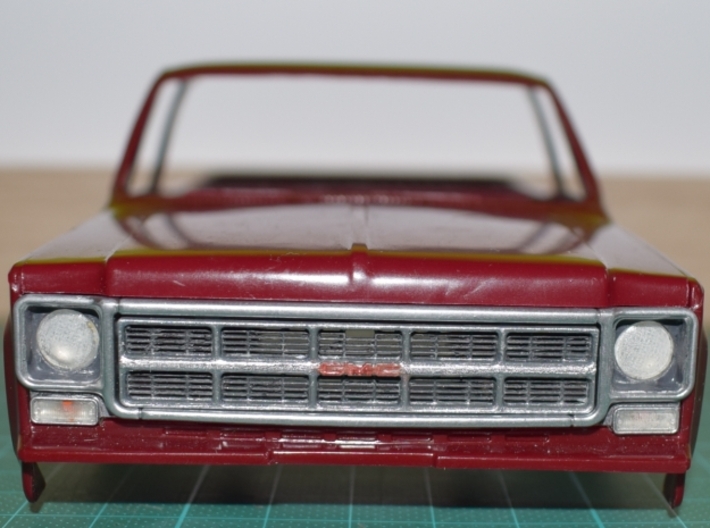 1/24 1975 GMC Jimmy grill 3d printed painted testprint