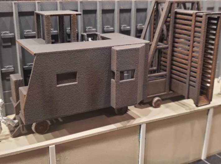 H0-scale Door and Guide cars for the Walthers oven 3d printed Painted, weathered and photographed by Jon Ruehle.