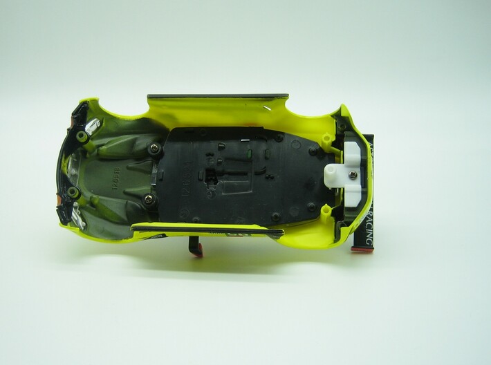 PSCA02502 Chassis for Carrera AM Vantage GTE 3d printed mounting of the body adapter