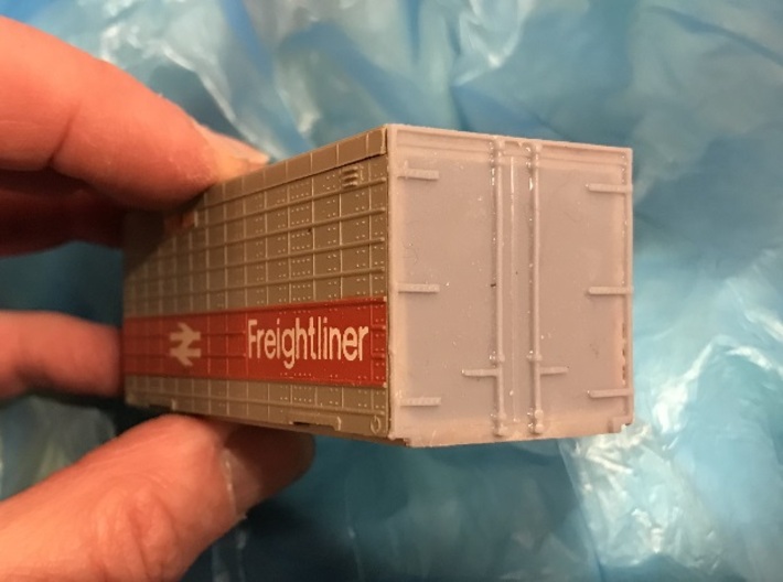 Freightliner Container non-ISO doors - 4mm scale 3d printed Test print of the doors press-fitted onto a Tri-ang Hornby 20ft model container